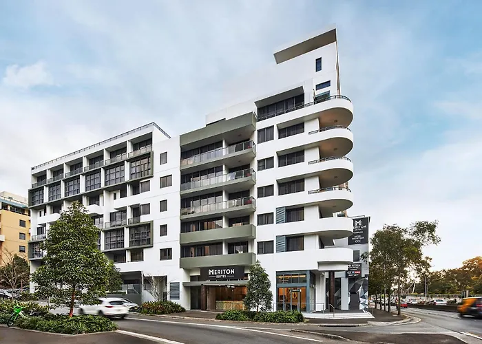 Meriton Suites Waterloo Sydney